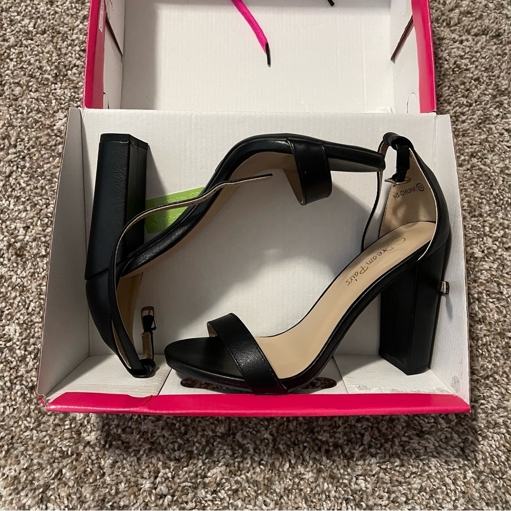 BLACK BLOCK HEELS WITH STRAP BRAND NEW